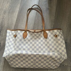 Pre loved Louis Vuitton Neverfull